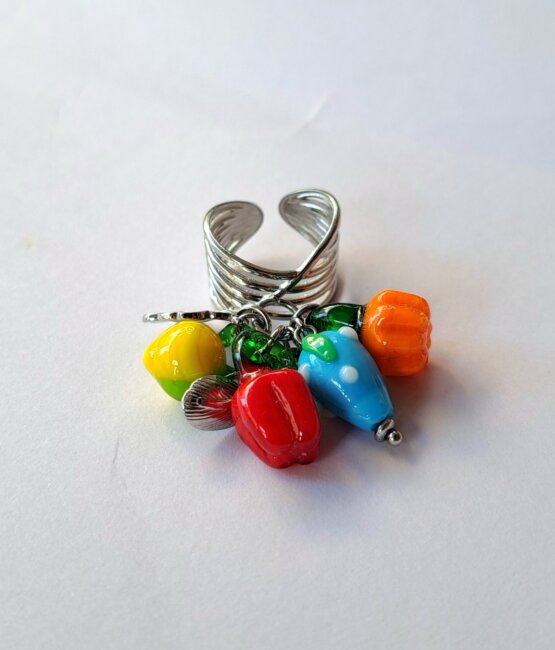 Daxtylidi-atsalino-me-murano-charms-froutakia