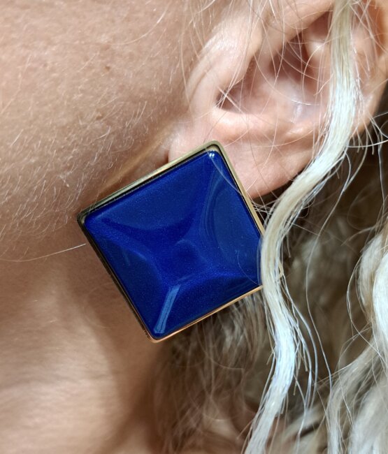 Karfwta-skoularikia-blue-rhombus
